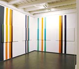 K&auml;the Kruse: Farbstreifeninstallation